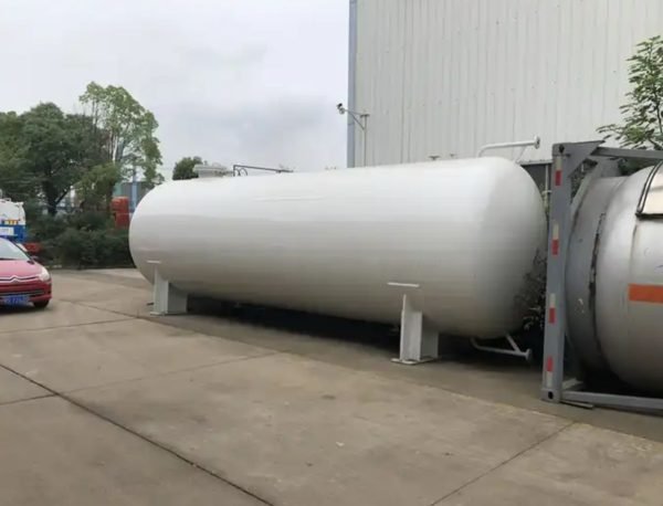 10000-gallon-propane-tank-600x458-1.jpeg 10000 Gallon Propane Tank - Image 1
