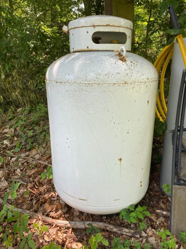 used-120-vertical-propane-tanks-propane-tank-for-sale-600x800-1.jpg Used 120 Vertical Propane Tank - Image 1