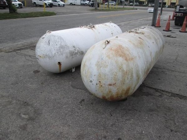 used-500-gallon-propane-tank-propane-tank-for-sale-600x450-1.jpg Used 500 Gallon Propane Tank - Image 1
